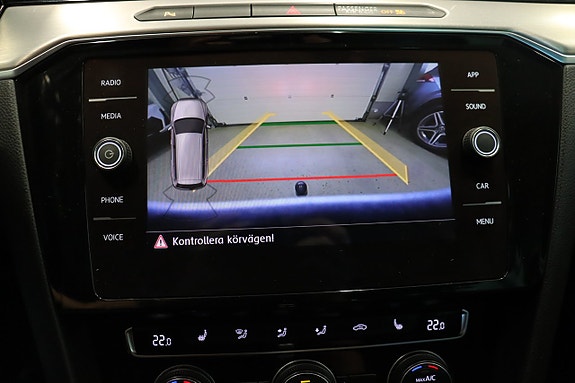 Volkswagen Passat 19 of 27