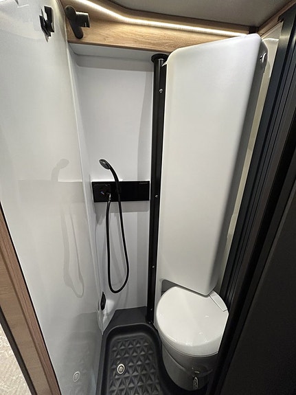 Knaus BOXLIFE 600 ME AUTOMAT ADAPTIV FARTHÅLLARE LÅNGBÄDDAR 14 of 30