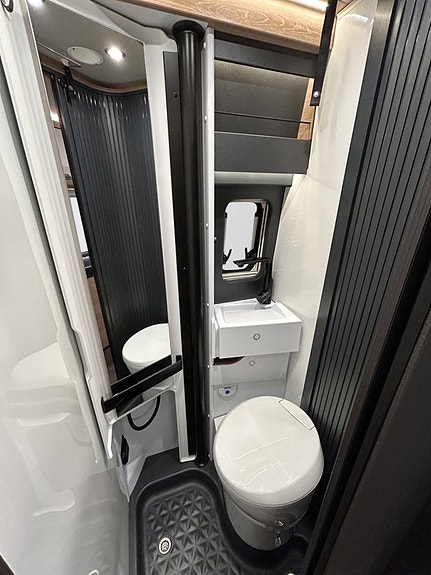 Knaus BOXLIFE 600 ME AUTOMAT ADAPTIV FARTHÅLLARE LÅNGBÄDDAR 12 of 30