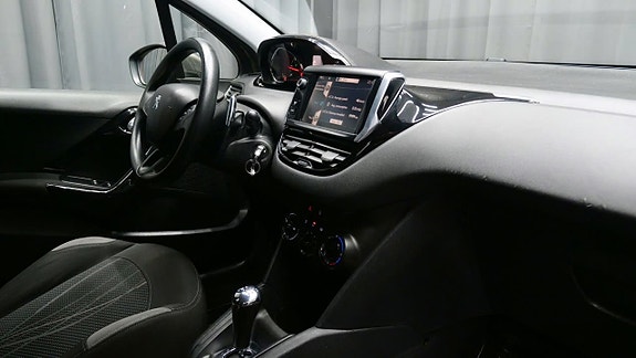 Peugeot 208 9 of 10