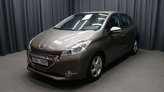 Peugeot 208 4 of 10