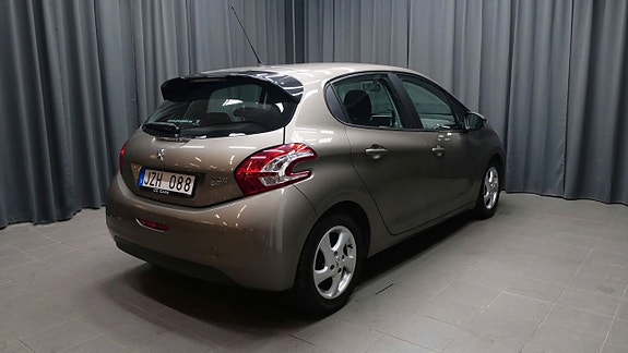Peugeot 208 5 of 10
