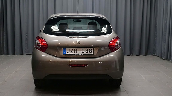 Peugeot 208 7 of 10