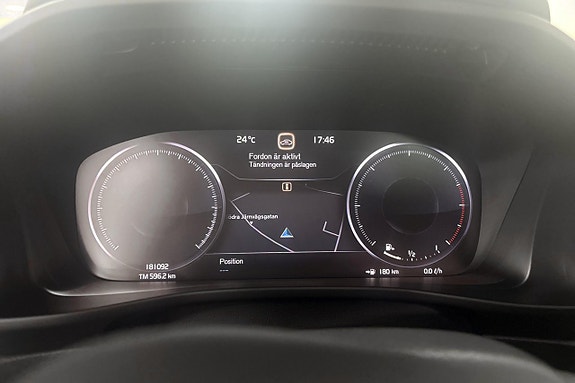 Volvo XC40 7 of 11