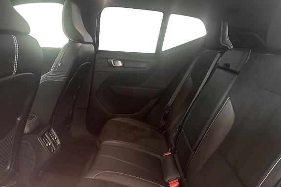 Volvo XC40 10 of 11