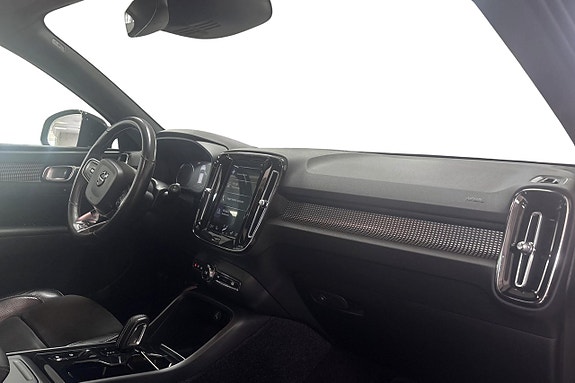 Volvo XC40 9 of 11