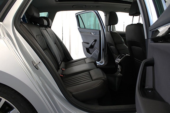 Skoda Superb 13 of 28