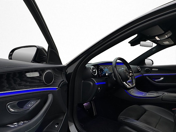 Mercedes-Benz E300 8 of 30