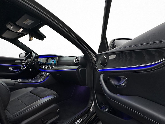 Mercedes-Benz E300 12 of 30