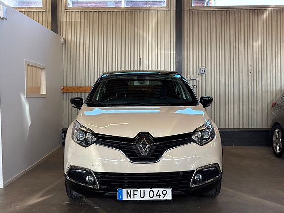 Renault Captur 2 of 17