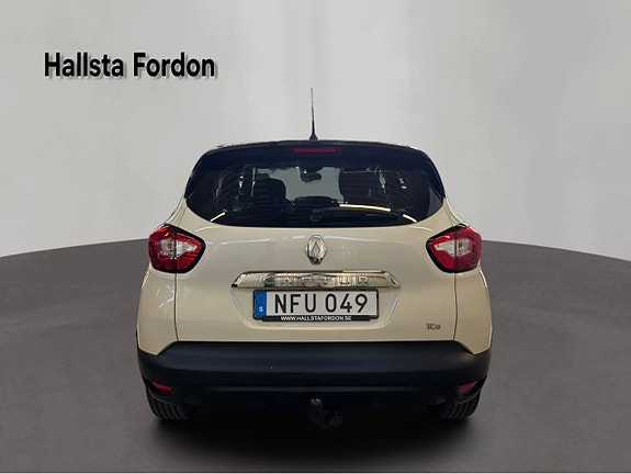 Renault Captur 5 of 17