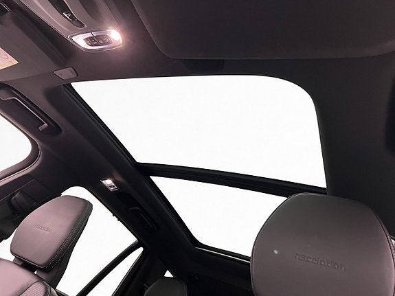 Volvo XC90 17 of 30