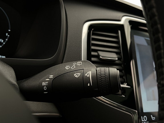 Volvo XC90 30 of 30