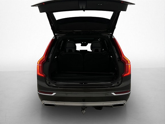 Volvo XC90 9 of 30