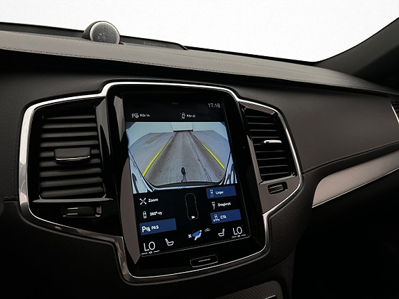 Volvo XC90 25 of 30