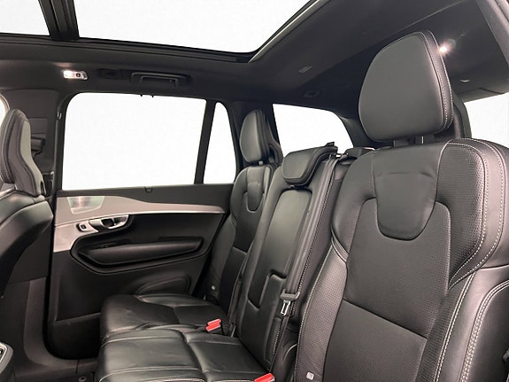Volvo XC90 12 of 30