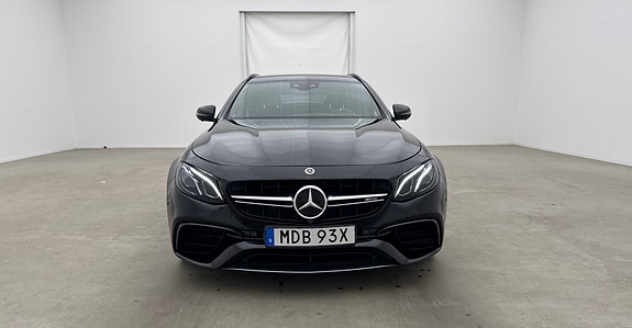 Mercedes-Benz E63 3 of 8