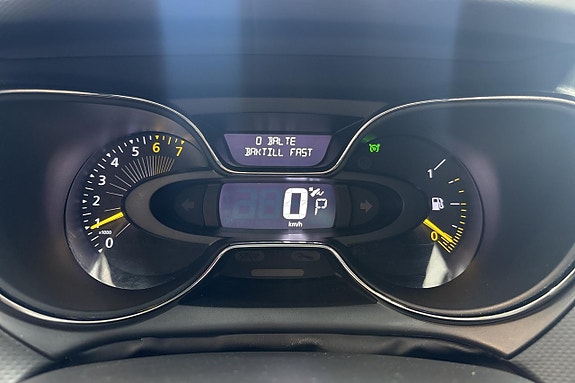 Renault Captur 12 of 16