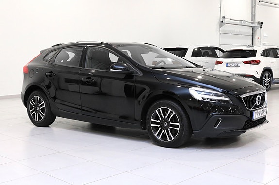 Volvo V40 Cross Country 2 of 23