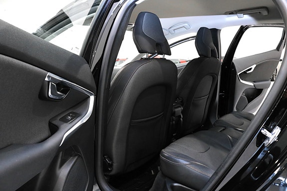 Volvo V40 Cross Country 16 of 23