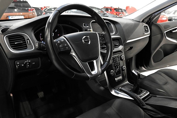 Volvo V40 Cross Country 10 of 23