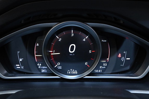 Volvo V40 Cross Country 21 of 23