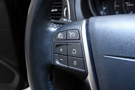 Volvo V40 Cross Country 22 of 23