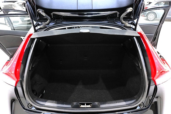 Volvo V40 Cross Country 19 of 23