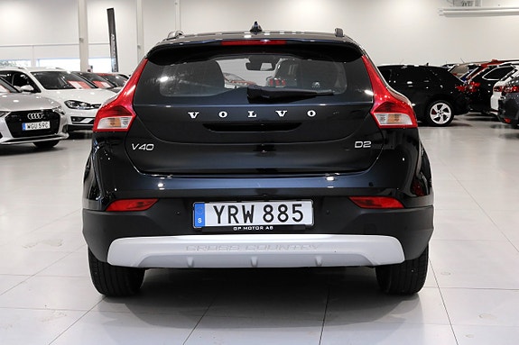 Volvo V40 Cross Country 4 of 23