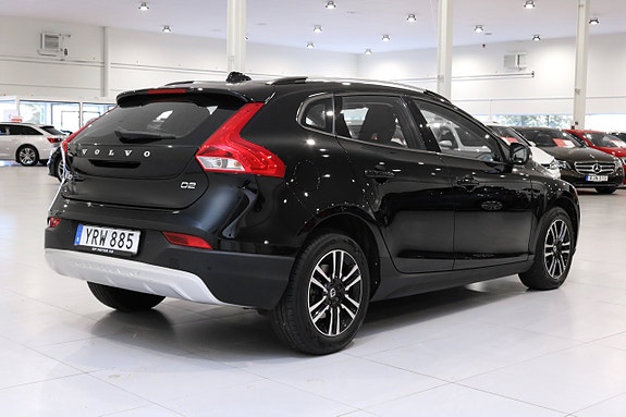 Volvo V40 Cross Country 3 of 23