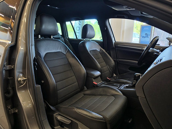 Volkswagen Golf Alltrack 9 of 14