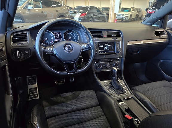 Volkswagen Golf Alltrack 11 of 14