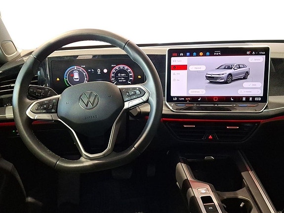 Volkswagen Passat 11 of 23