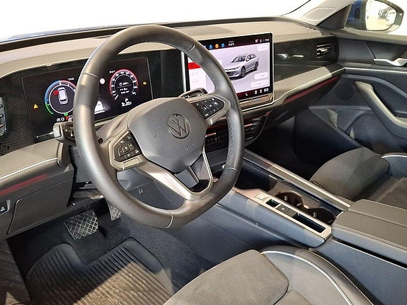 Volkswagen Passat 10 of 23