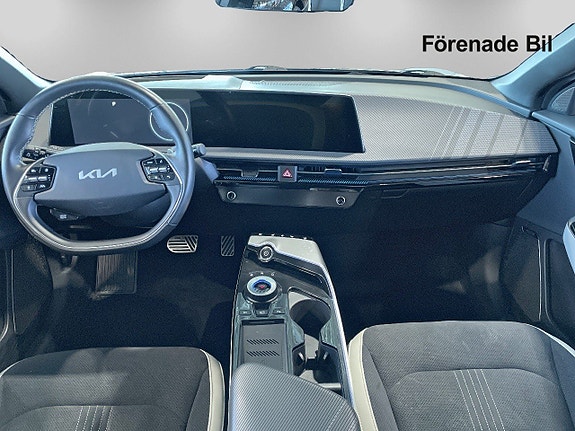 Kia EV6 7 of 16