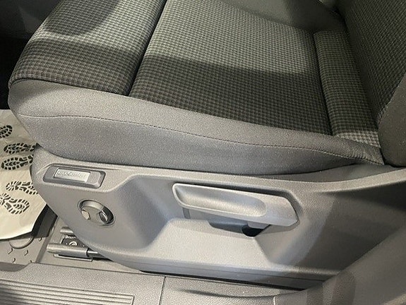 Volkswagen Caddy 9 of 9