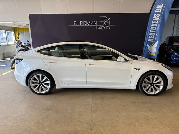 Tesla Model 3 3 of 17