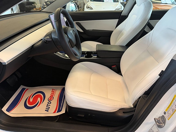 Tesla Model 3 6 of 17