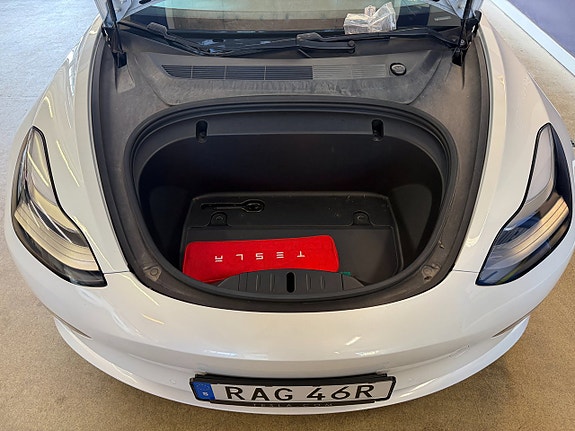 Tesla Model 3 16 of 17