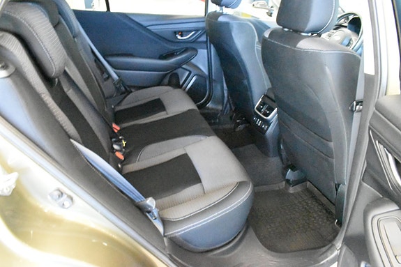 Subaru Outback 8 of 21