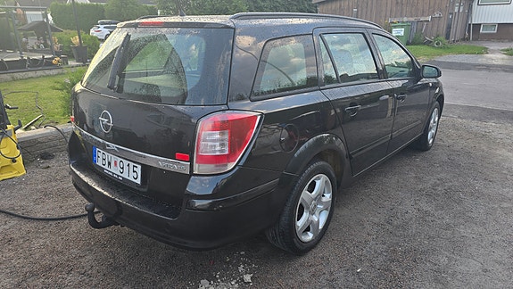 Opel Astra 4 of 10