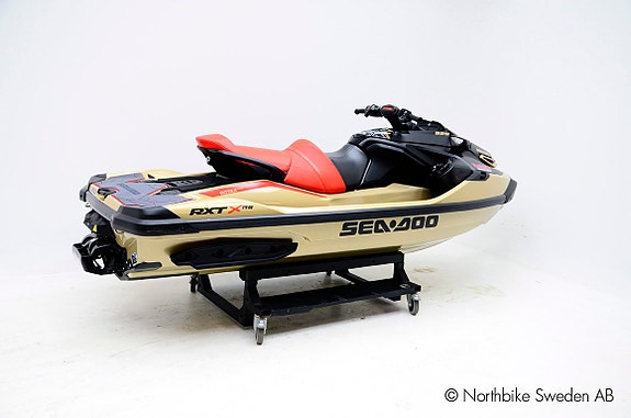 Sea-Doo RXT-X 325 Tech Pack -25 DEMO 2 of 8