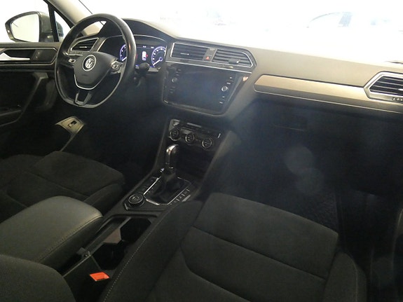 Volkswagen Tiguan Allspace 13 of 24