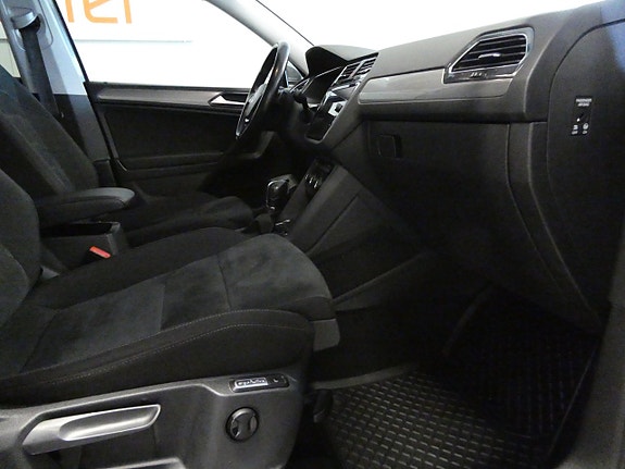 Volkswagen Tiguan Allspace 14 of 24