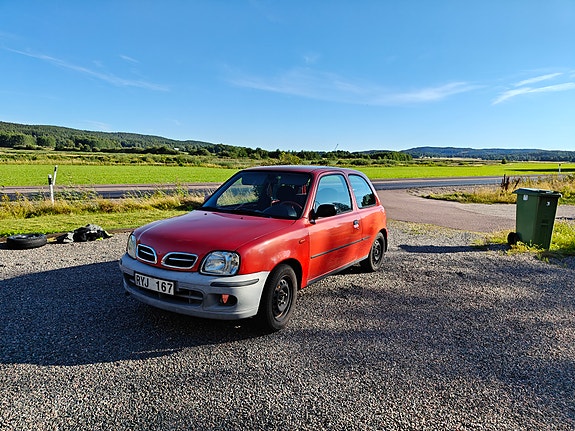 Nissan Micra 2 of 7