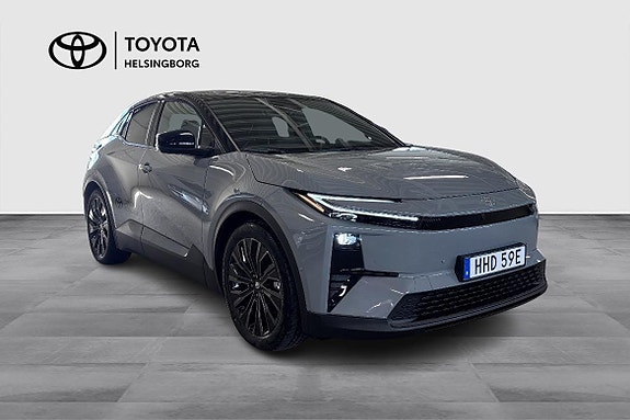 Toyota C-HR 4 of 14