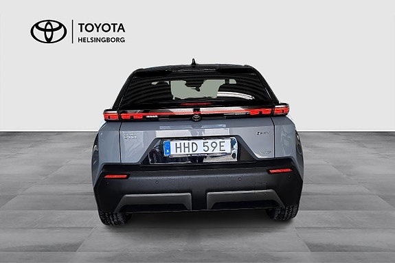 Toyota C-HR 6 of 14