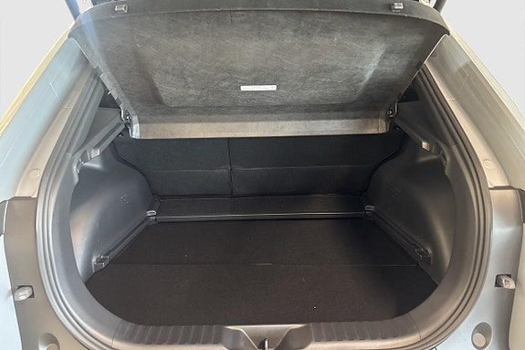 Toyota C-HR+ 11 of 15