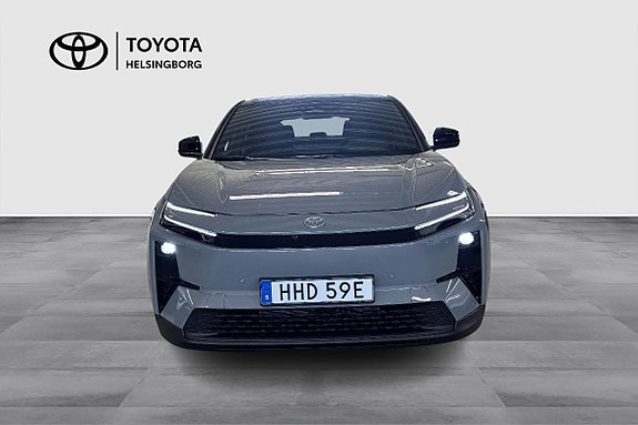 Toyota C-HR 2 of 14