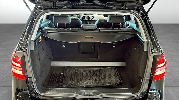 Mercedes-Benz B200 d 10 of 26